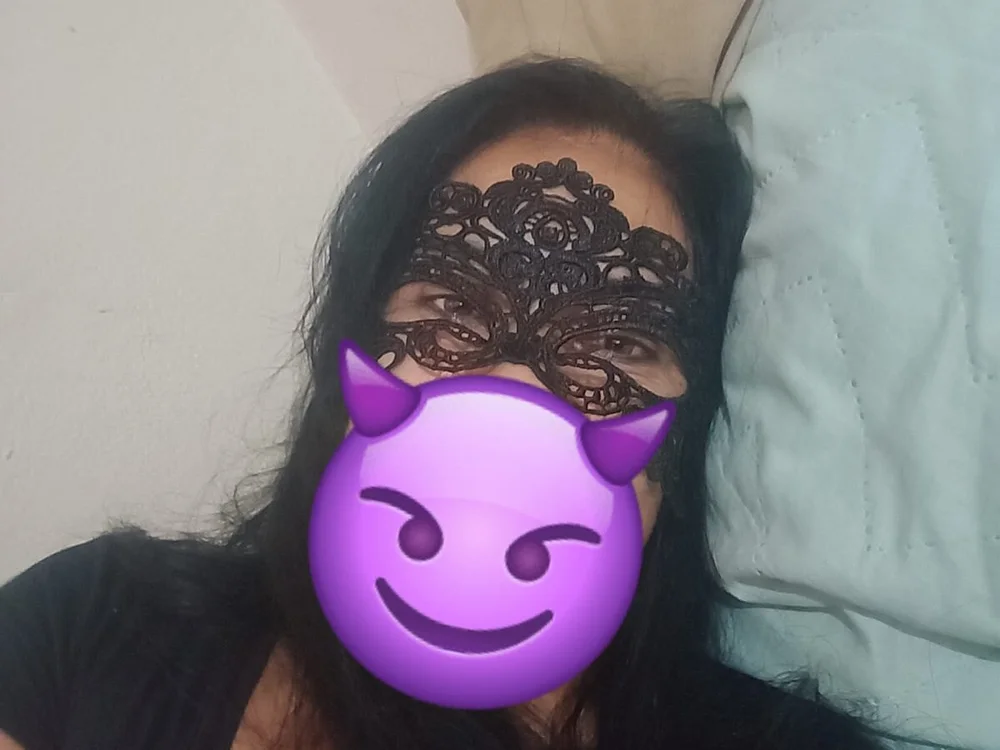 Marcelamorango's Offline Chat Room