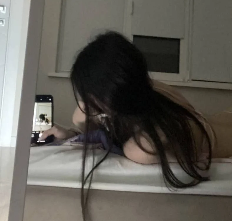 polly_rosse's Offline XXX Chat