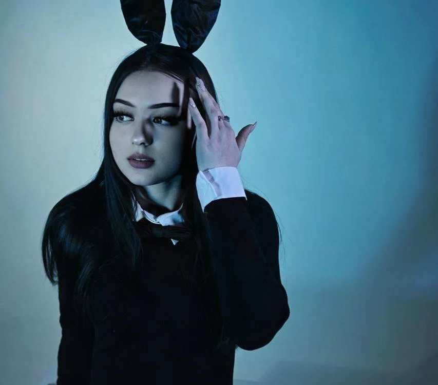 KarinaVelvet's Offline Chat Room