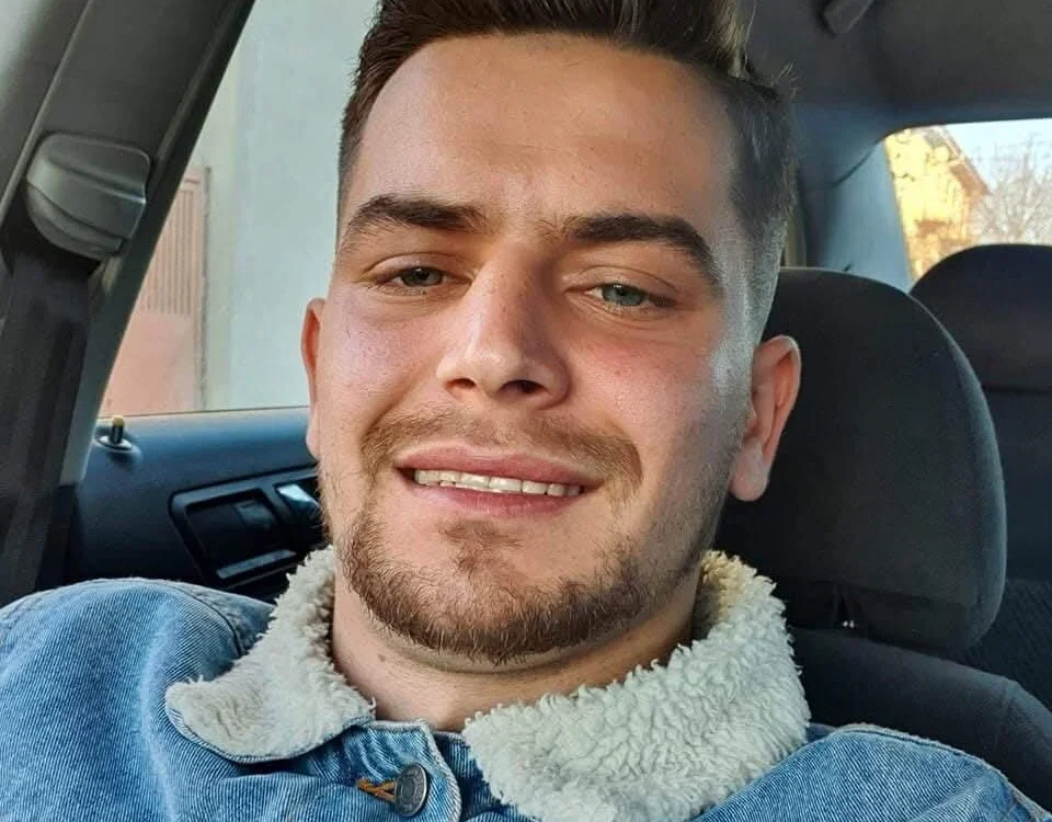 Alexnnn7633's Offline Chat Room