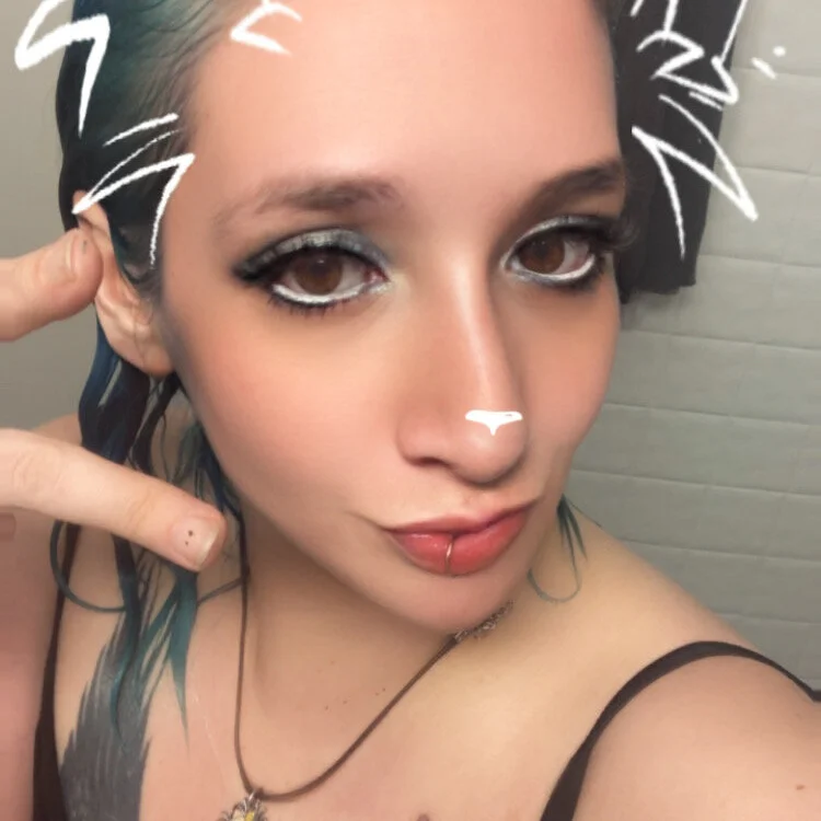 EmoGirl's Offline Chat Room