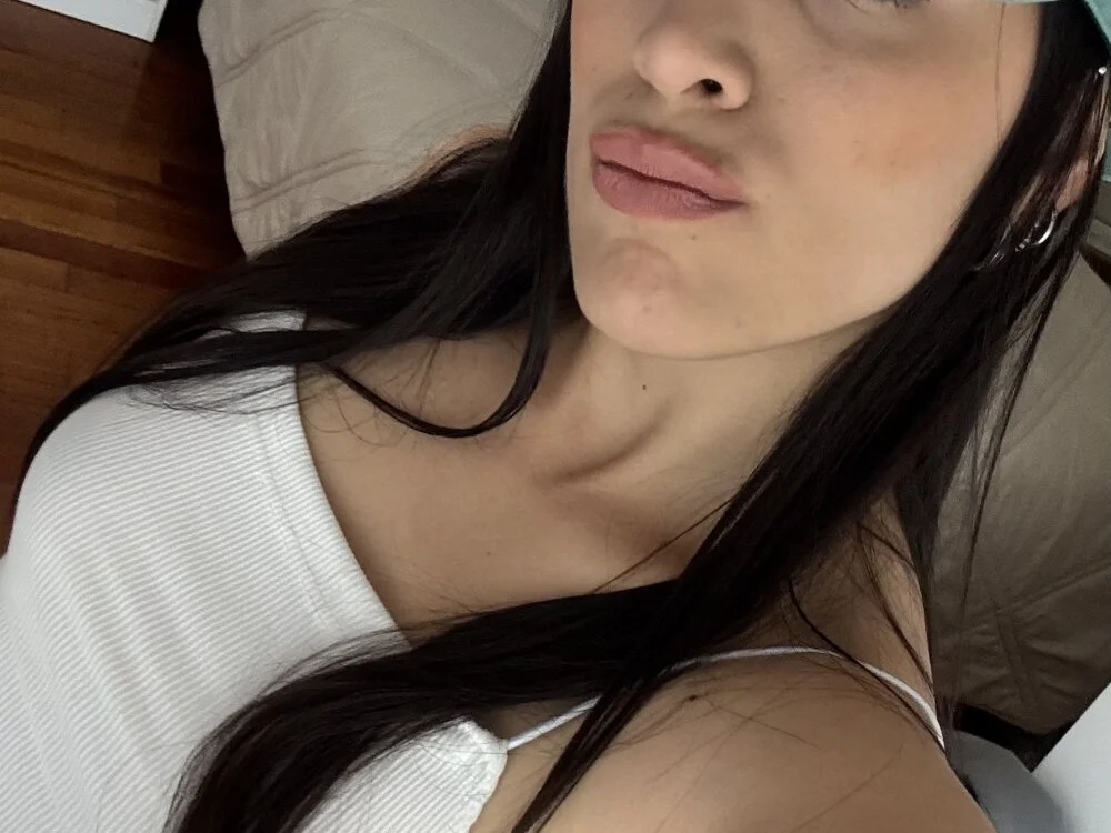 alessandra-a's Offline XXX Chat