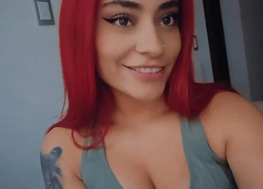 Mia__carter's Offline Chat Room