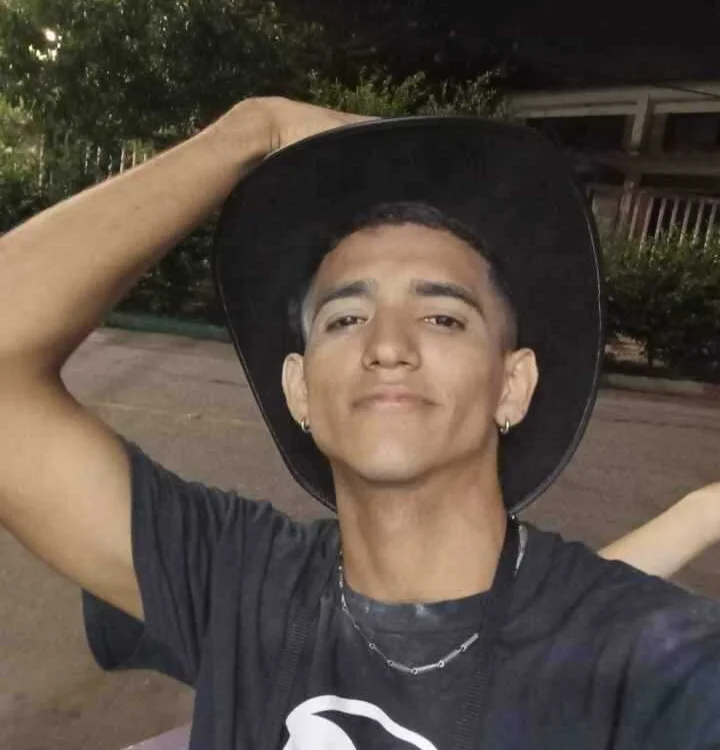 Black_junior offline chatrum