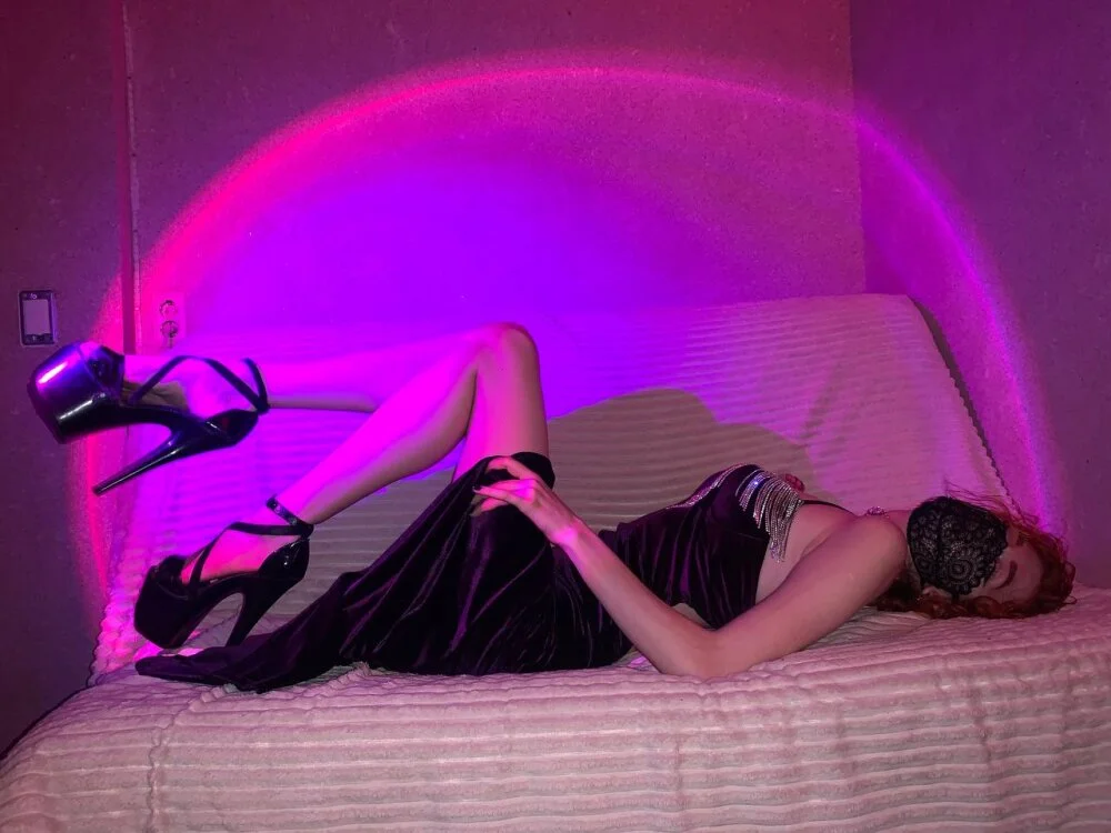 Steffy_Red_Candy: онлайн-секс-чат