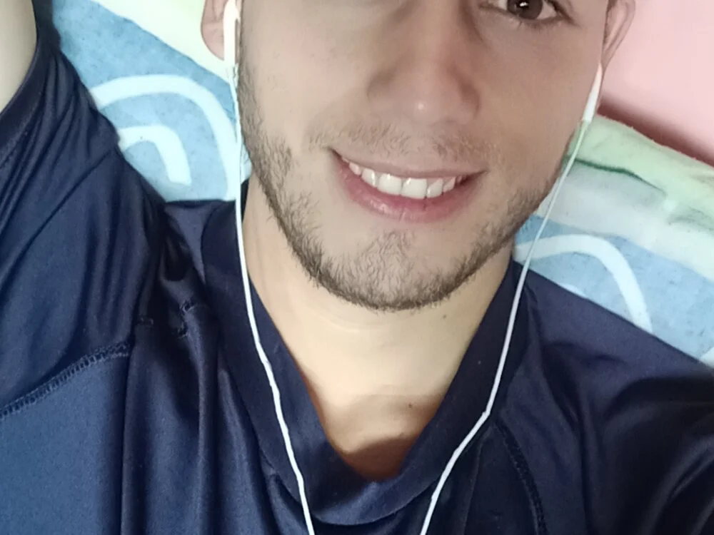 Andres___21's Offline XXX Chat