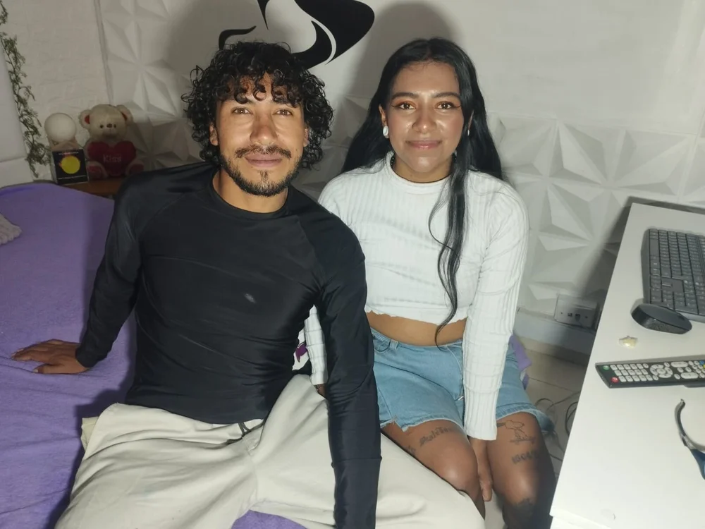AngelaAndNeitan's Offline Chat Room