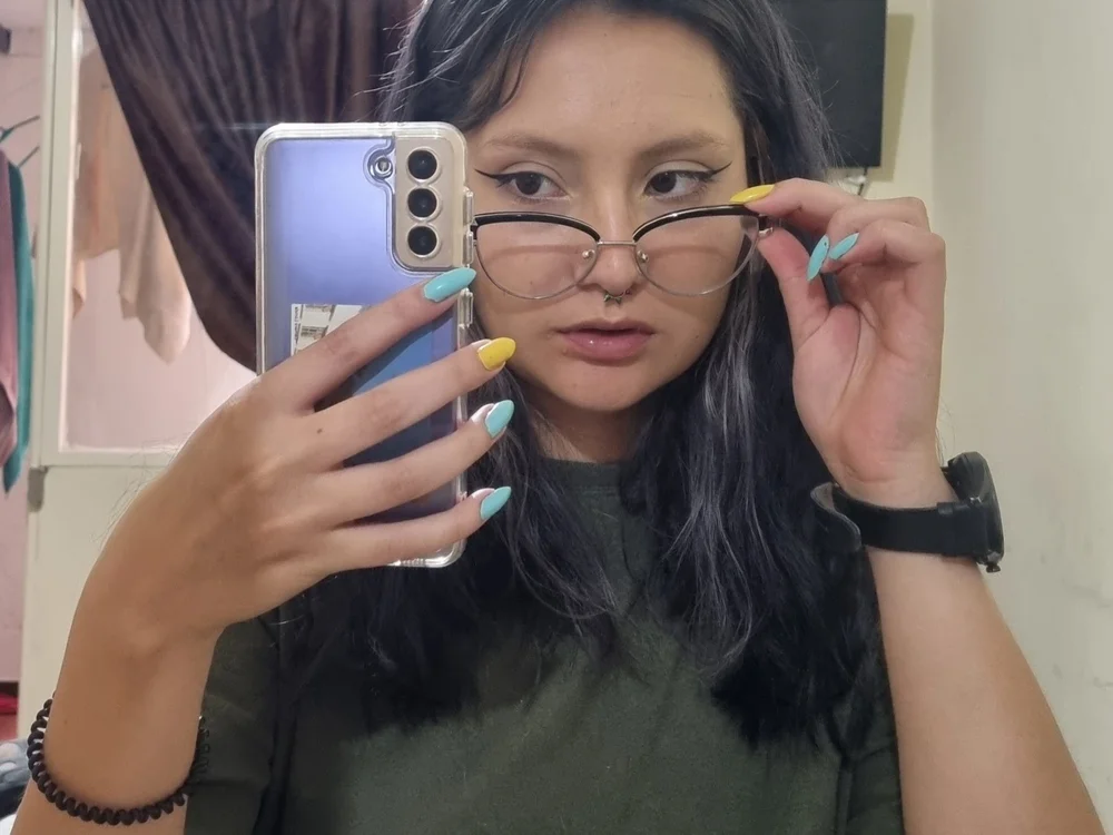Bia_bx's Offline Chat Room