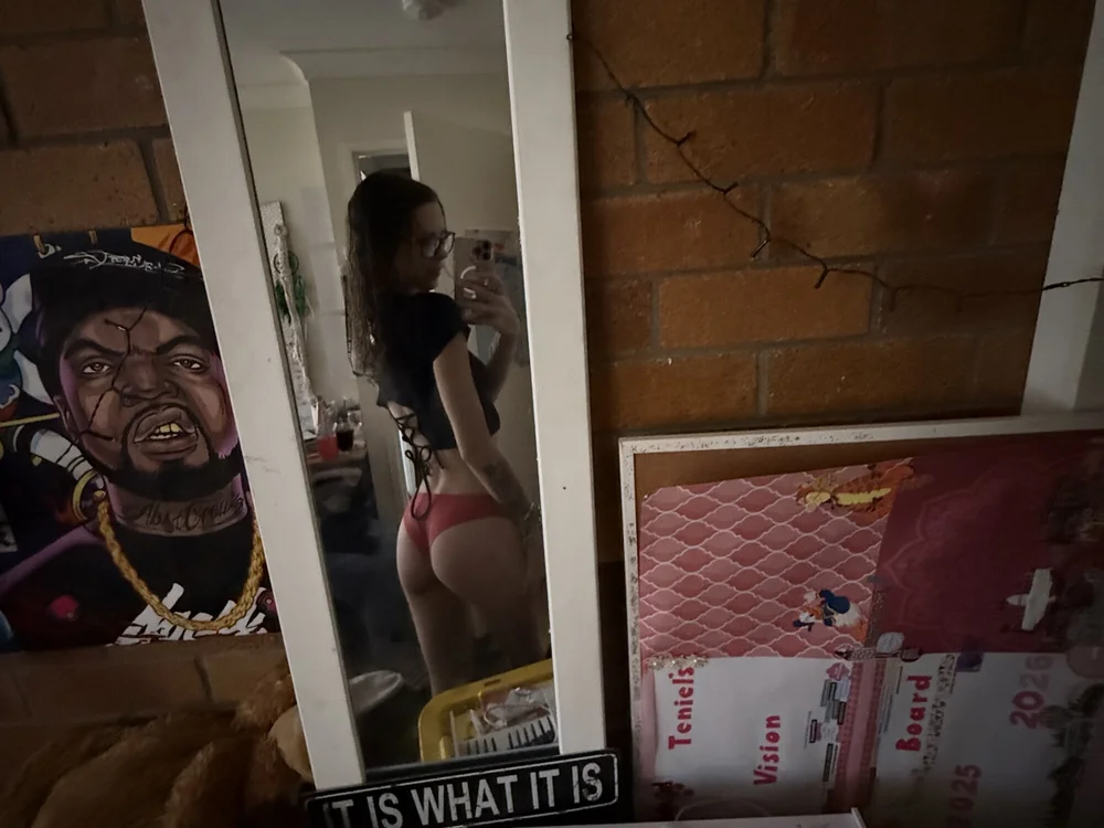 chickiwithglasses offline chatrum