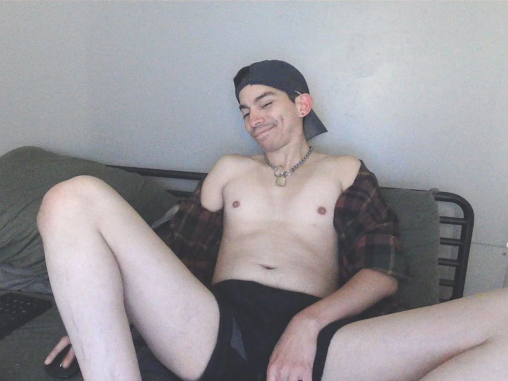trashedslave's Offline Chat Room
