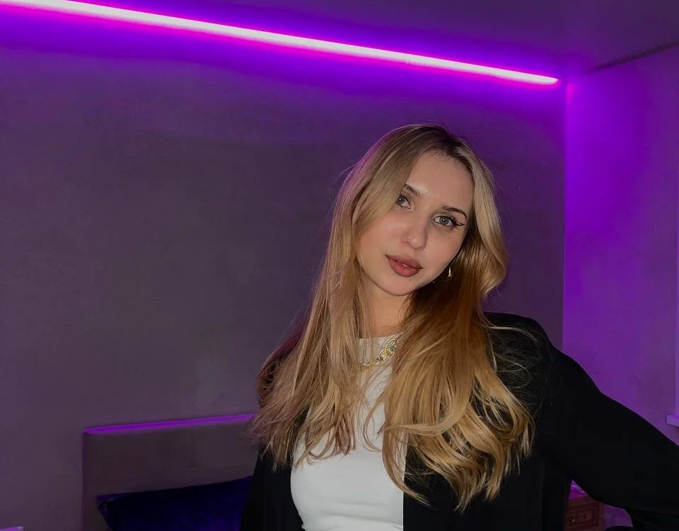 AlettaEvans' Offline XXX Chat