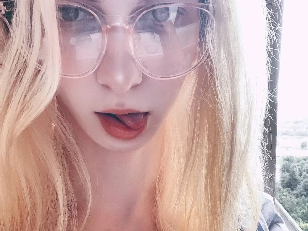 AlicePinkhead Live XXX-Chat