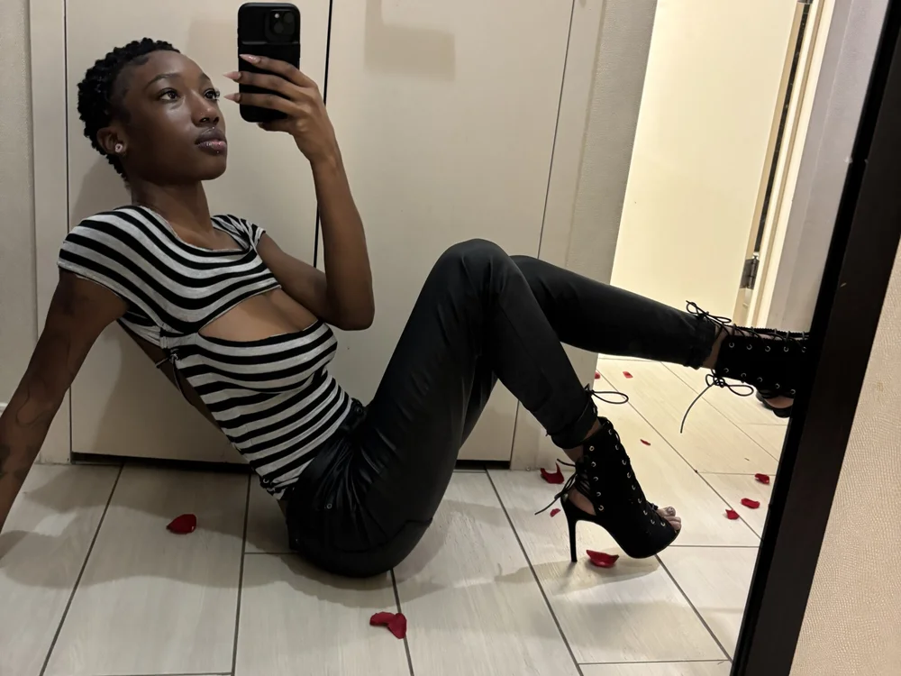 Yourfavfindom's Offline XXX Chat