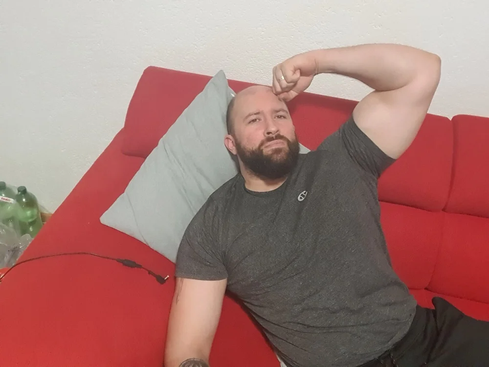 XanderAngelo's Offline Chat Room