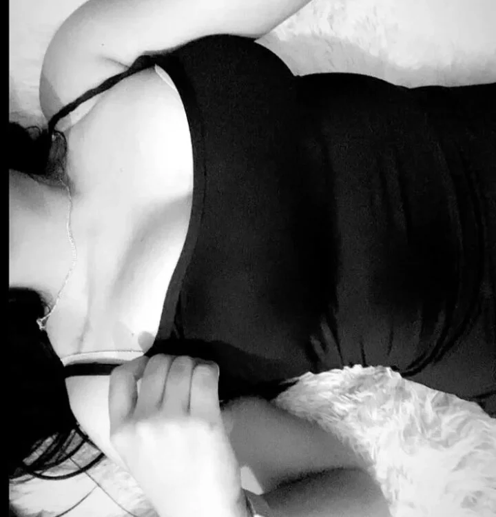 Sizzling_BellaのオフラインXXXチャット