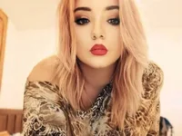 XXX chat uživo modela sorinapink