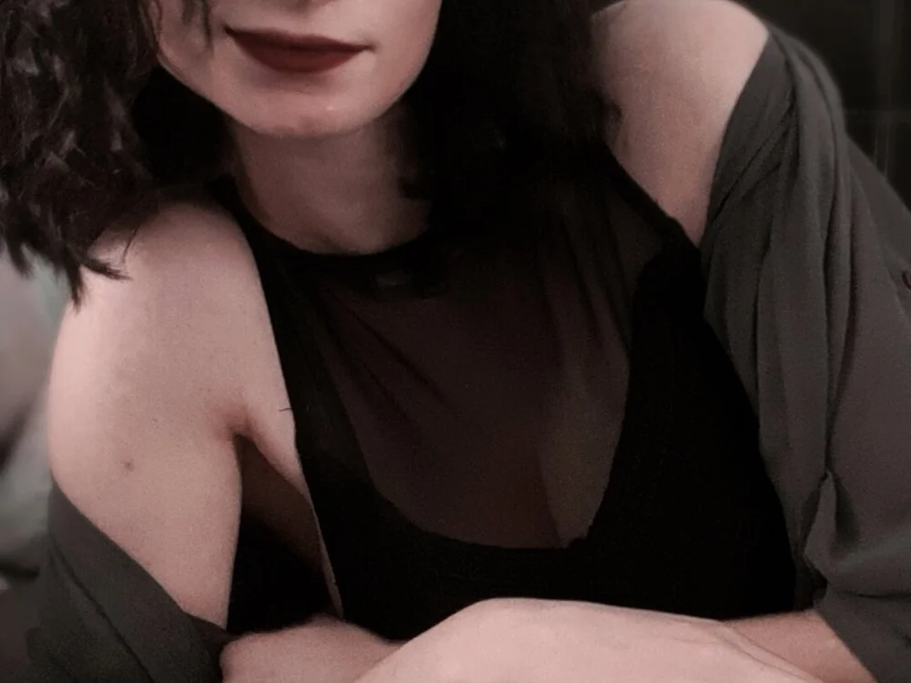 InnocentNatalie's Offline Chat Room