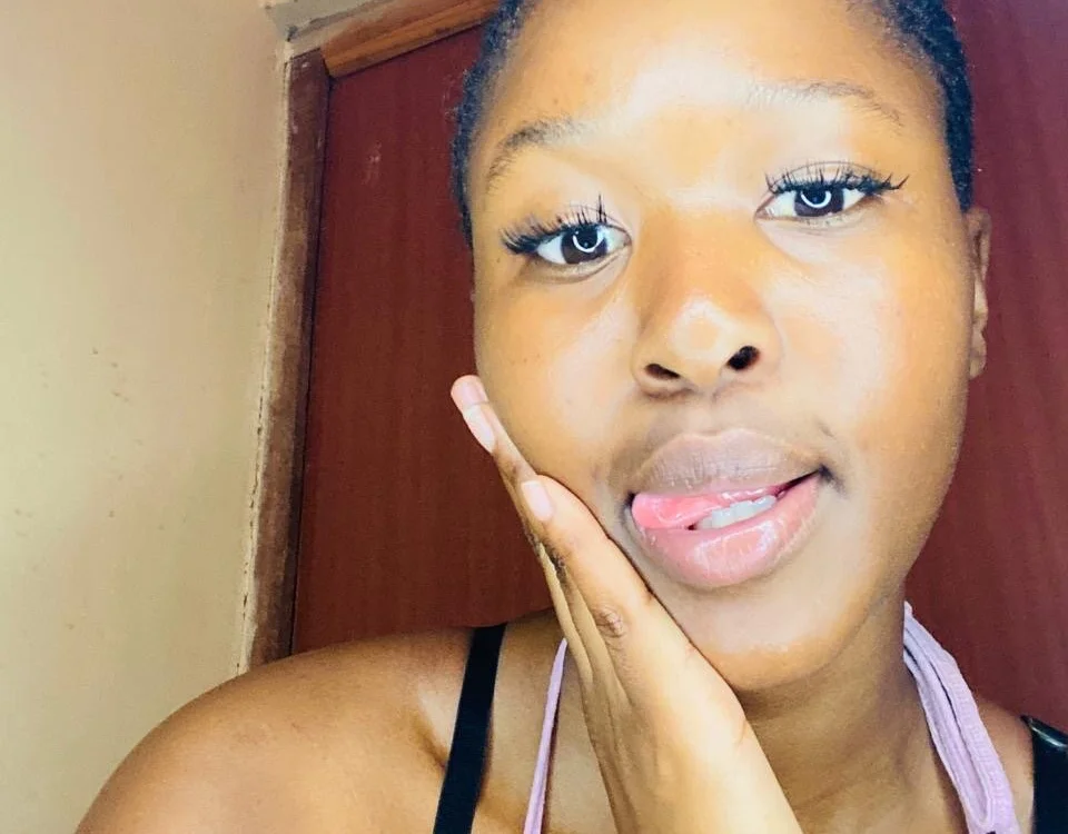 HornyTeen02's Offline XXX Chat