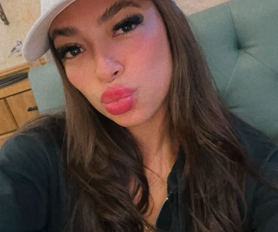 ChloeVacci's Offline Chat Room