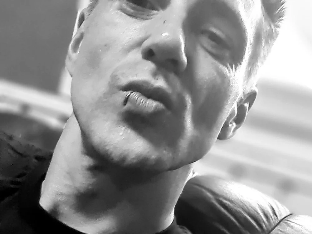 Nutzer1208's Offline XXX Chat