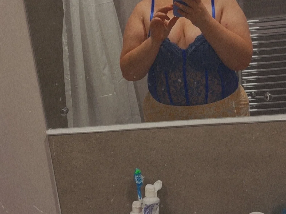 Welsh_Adorable_SageX Adlı Modelin Çevrimdışı XXX Sohbeti