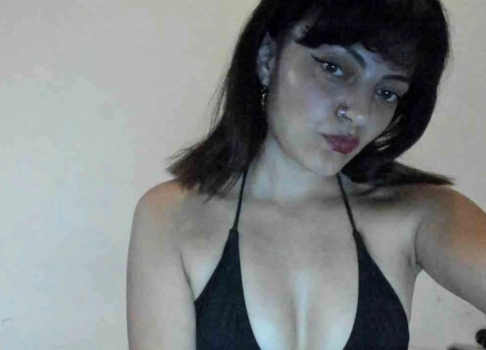 Puta0diosa's Offline Chat Room