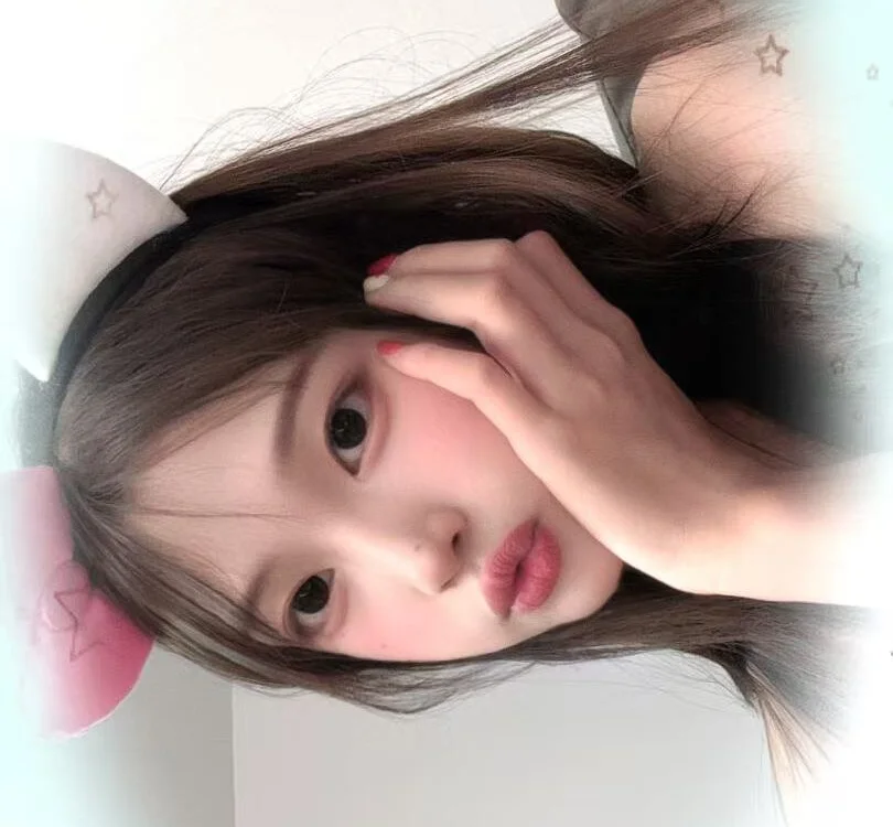 OuOrrre_n Offline XXX chat