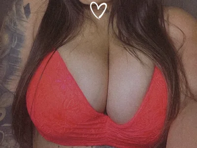 Scarlettx7 on StripChat