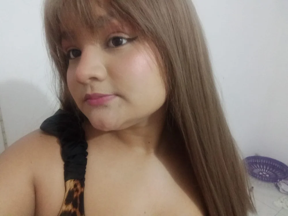 دردشة Lola18strip الجنسية دون اتصال