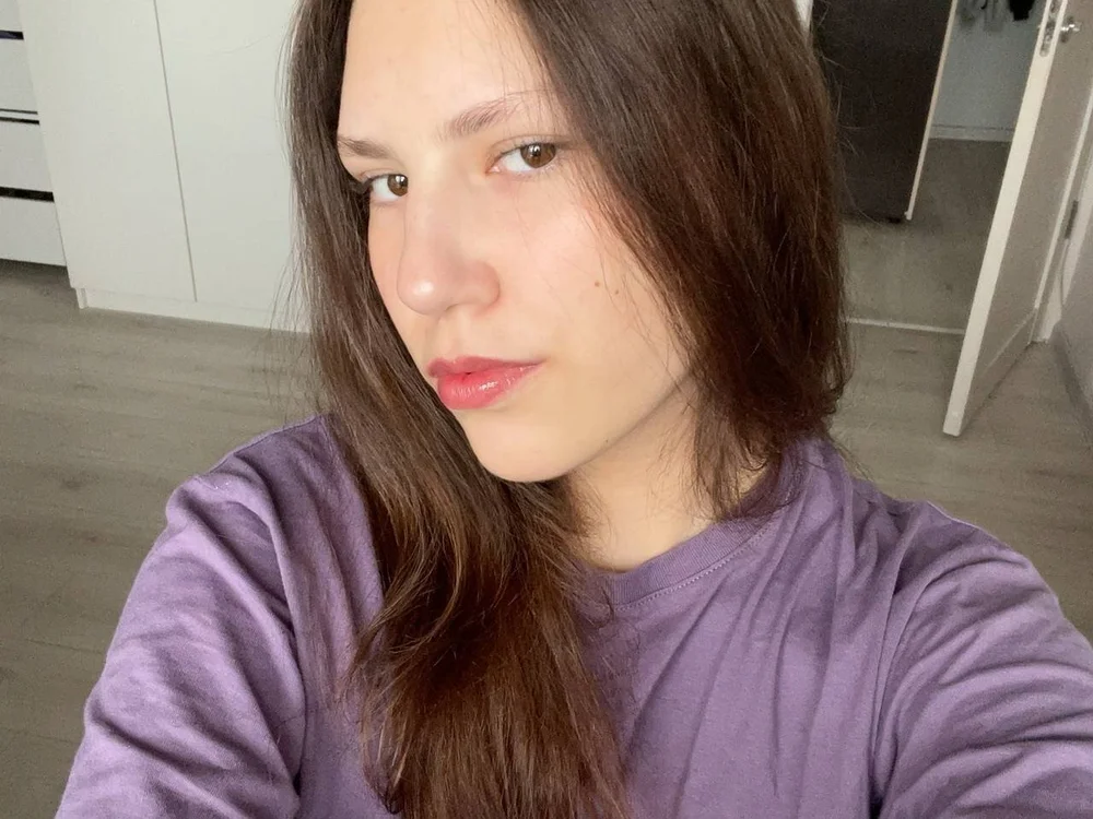 ErlineHankins offline chatrum