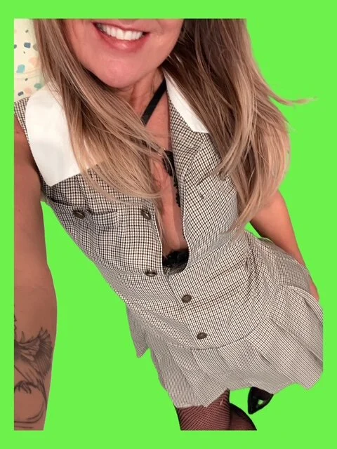 LAVISHLADYT offline chatrum