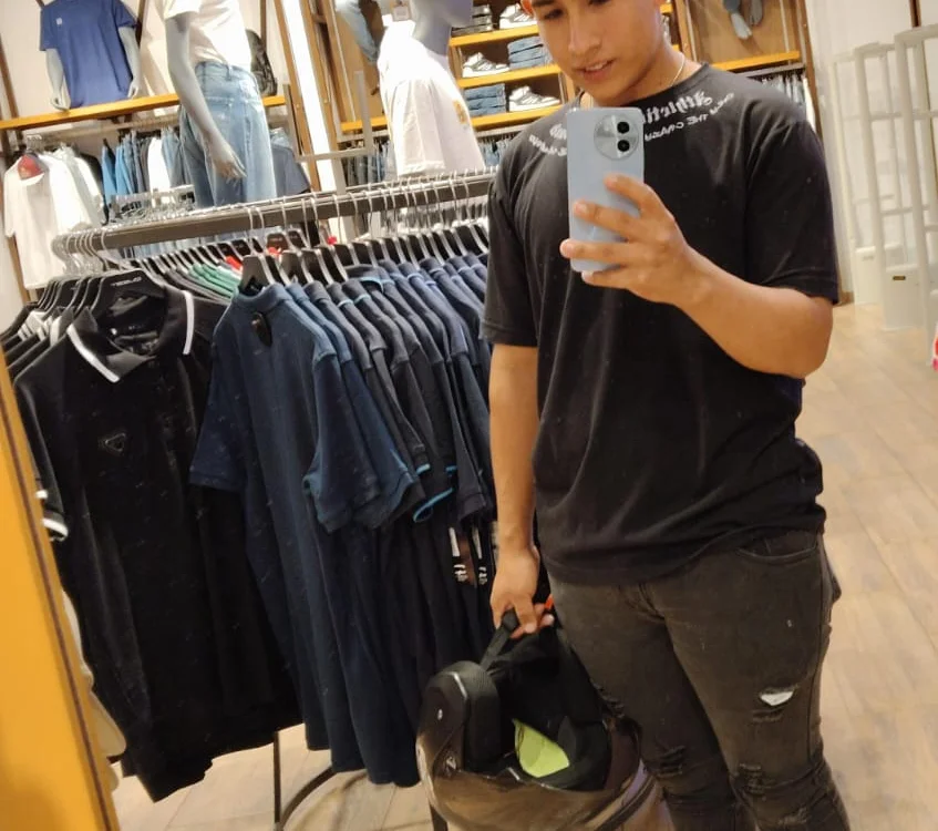 Offline XXX chat modela Zeno_Dean