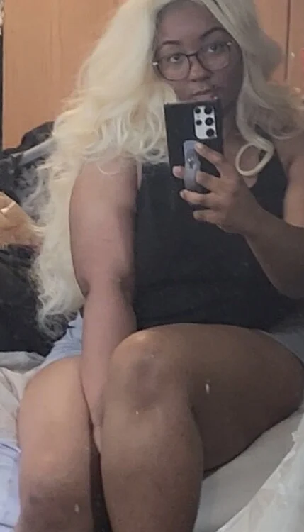 BlondInvention55's Offline Chat Room