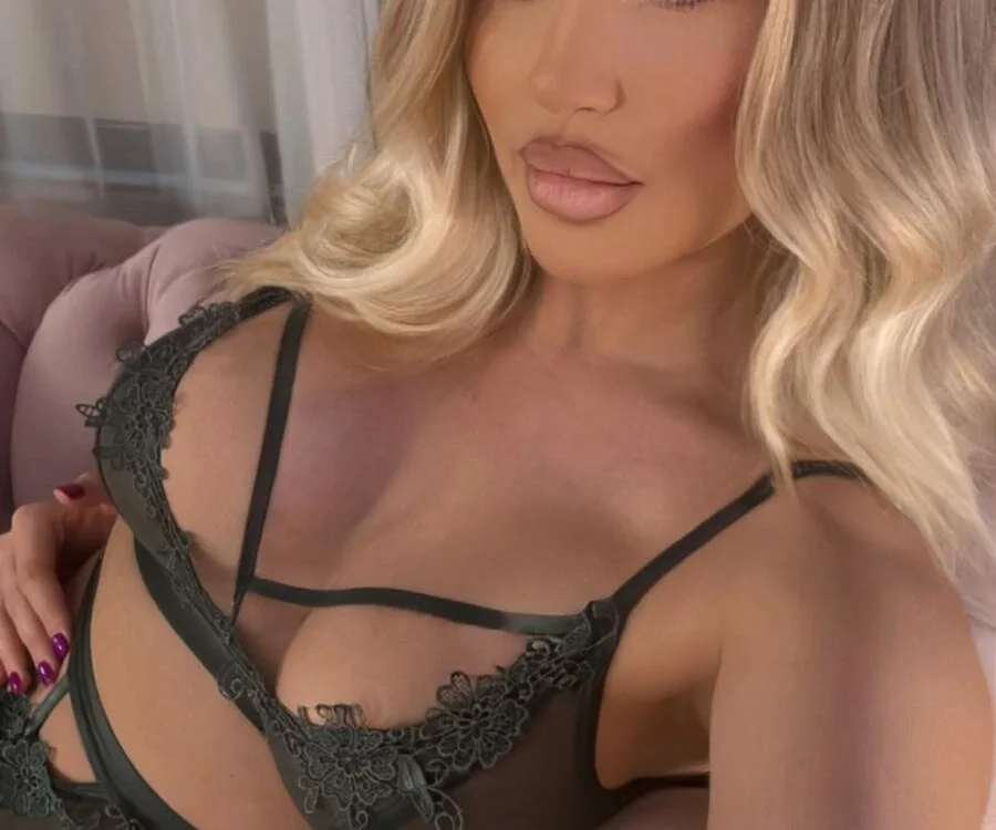 LannaGraceX Chat XXX offline