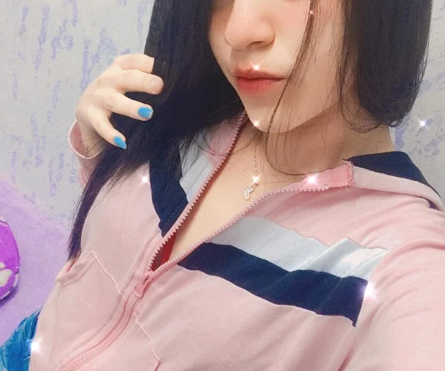 fresh_strawberri's Offline XXX Chat