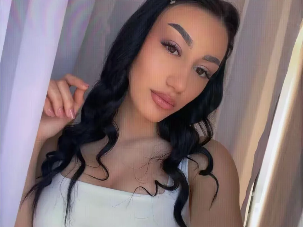 CarolineRossee's Offline XXX Chat