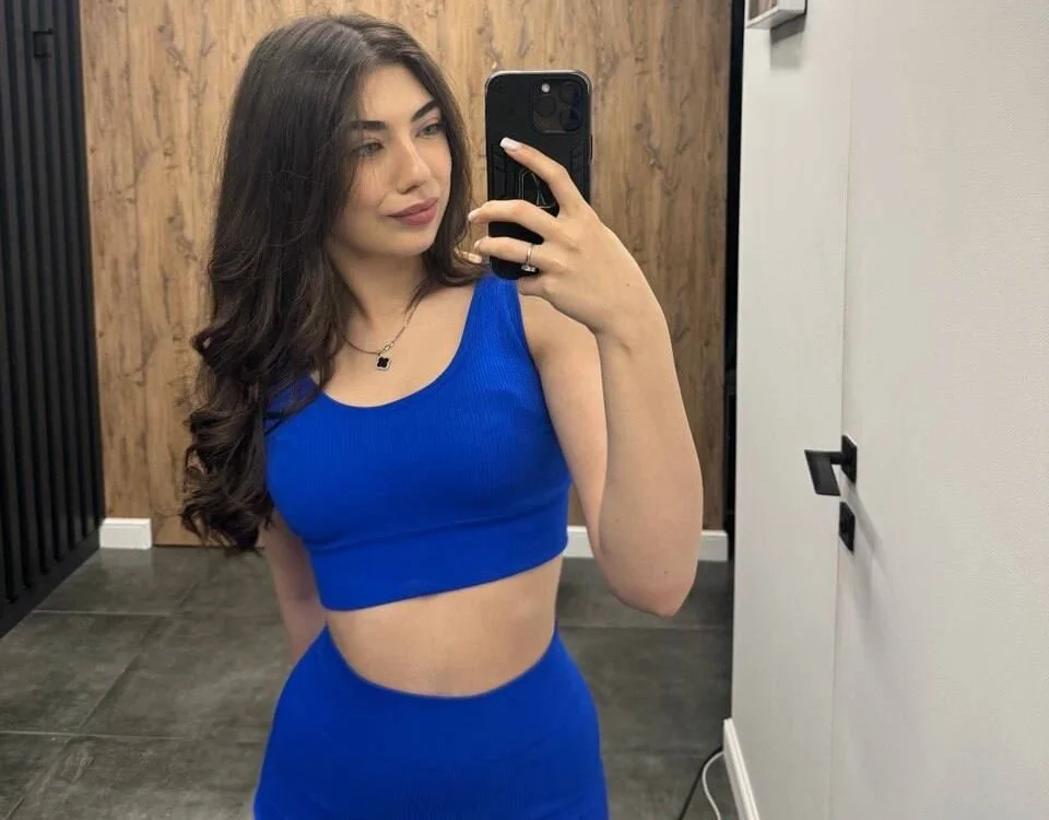 TonyaKingf's Offline Chat Room