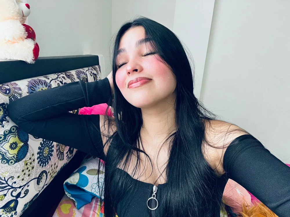 luna__r's Offline Chat Room