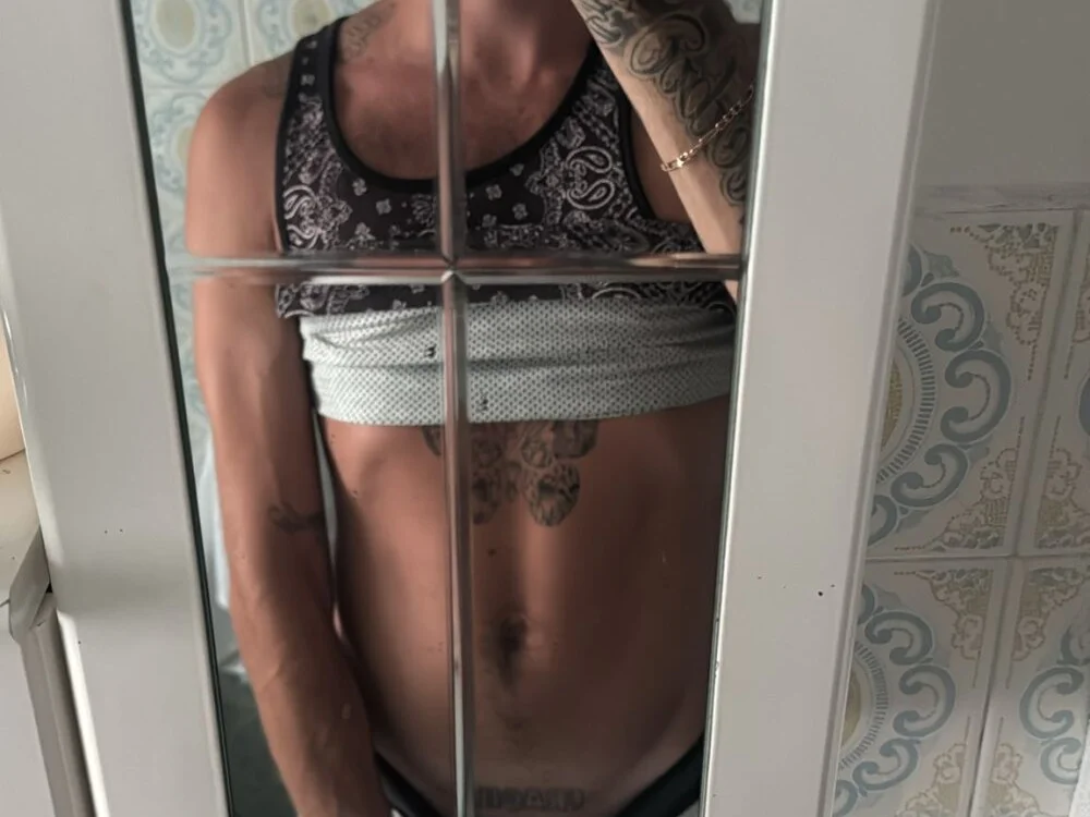 crazygigi22's Offline XXX Chat