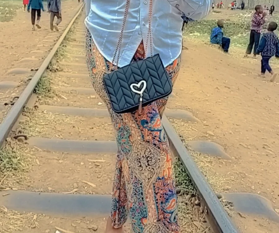 yolandi25's most recent online preview