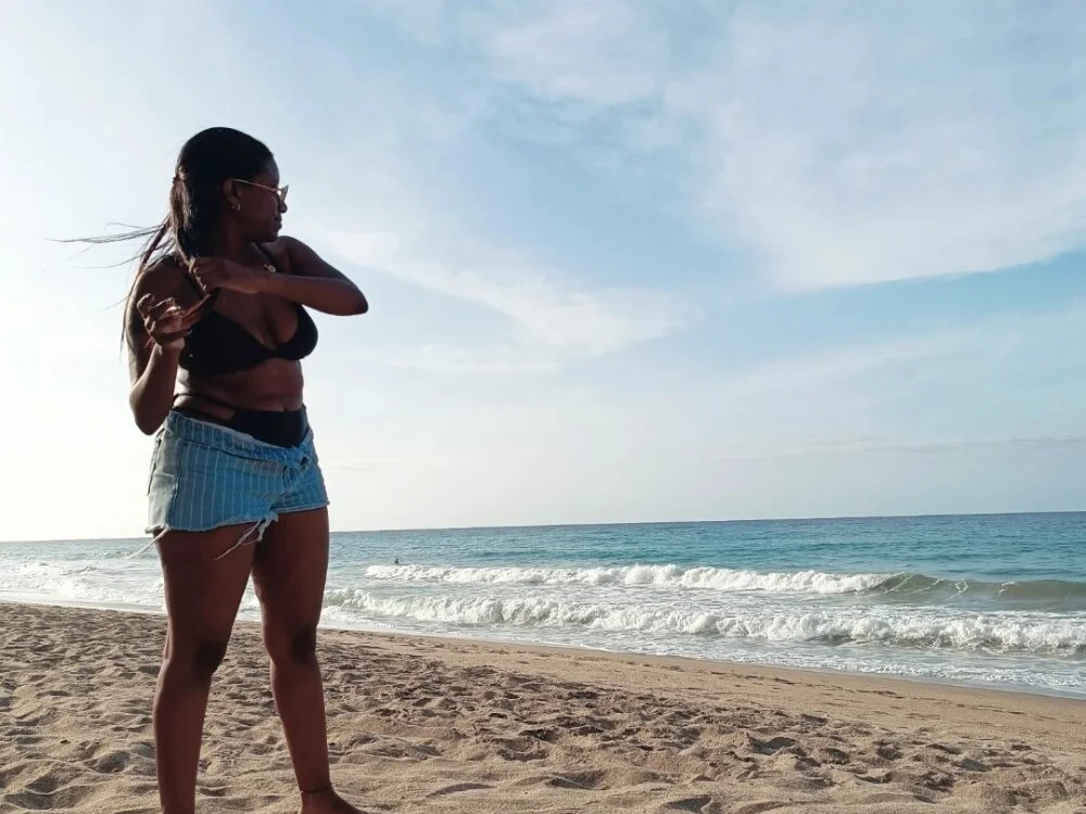 CrystalFox_Ofc's Offline XXX Chat