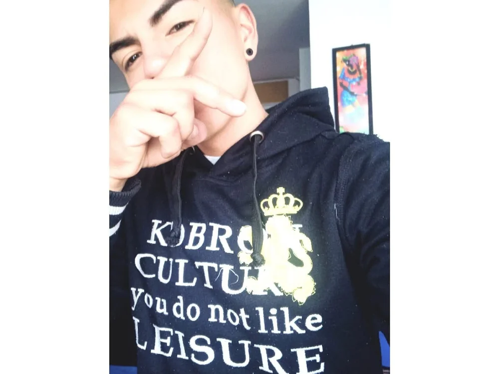 Thiago_teenboy66n Offline XXX chat