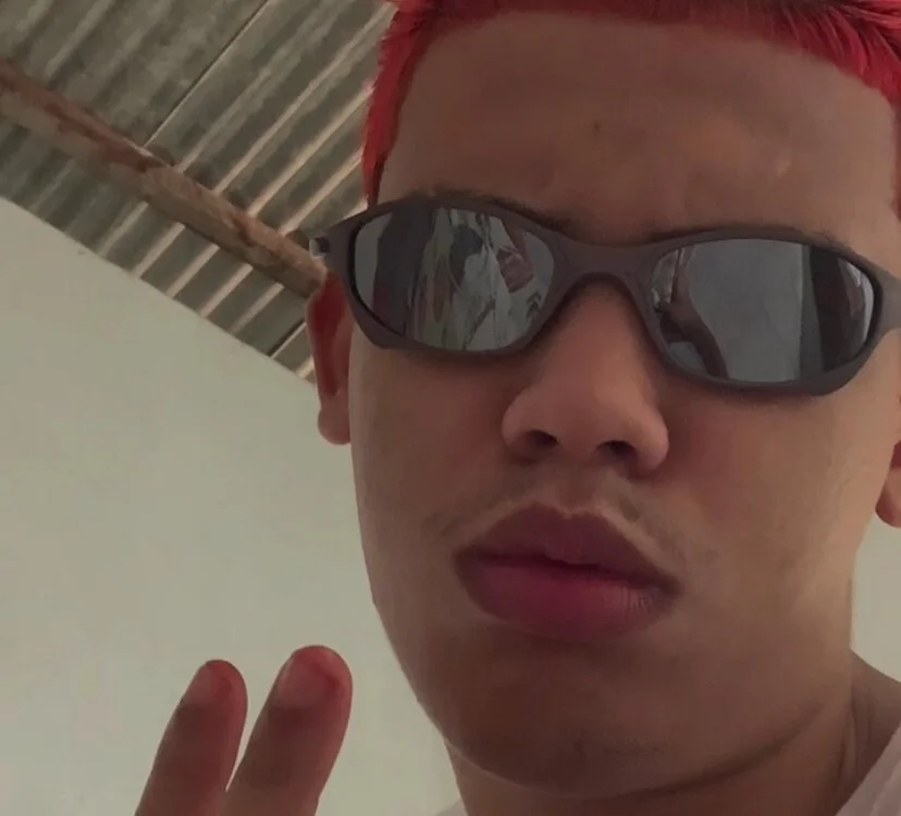 vheeseetr's Offline Chat Room