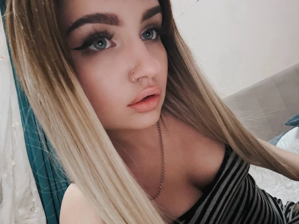 BabyMiaHoney Chat XXX offline