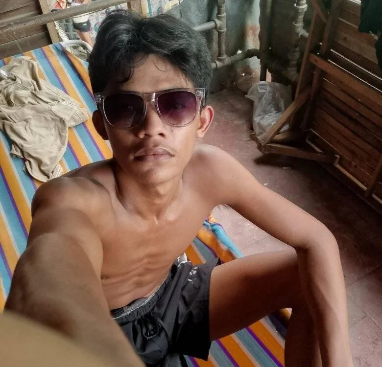 pinoy_lowey18 cam model