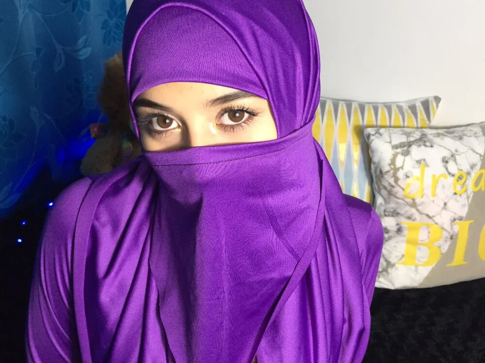 Chatroom XXX hors ligne de Azahara_ahmad