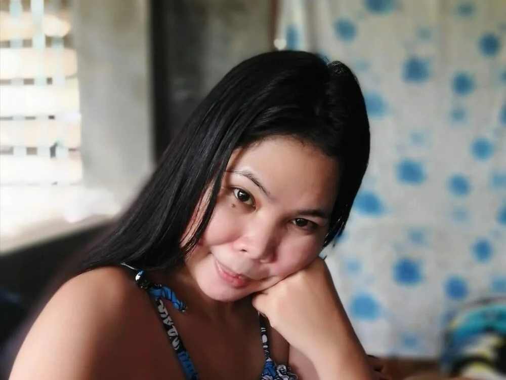 Gracia_888's Offline XXX Chat