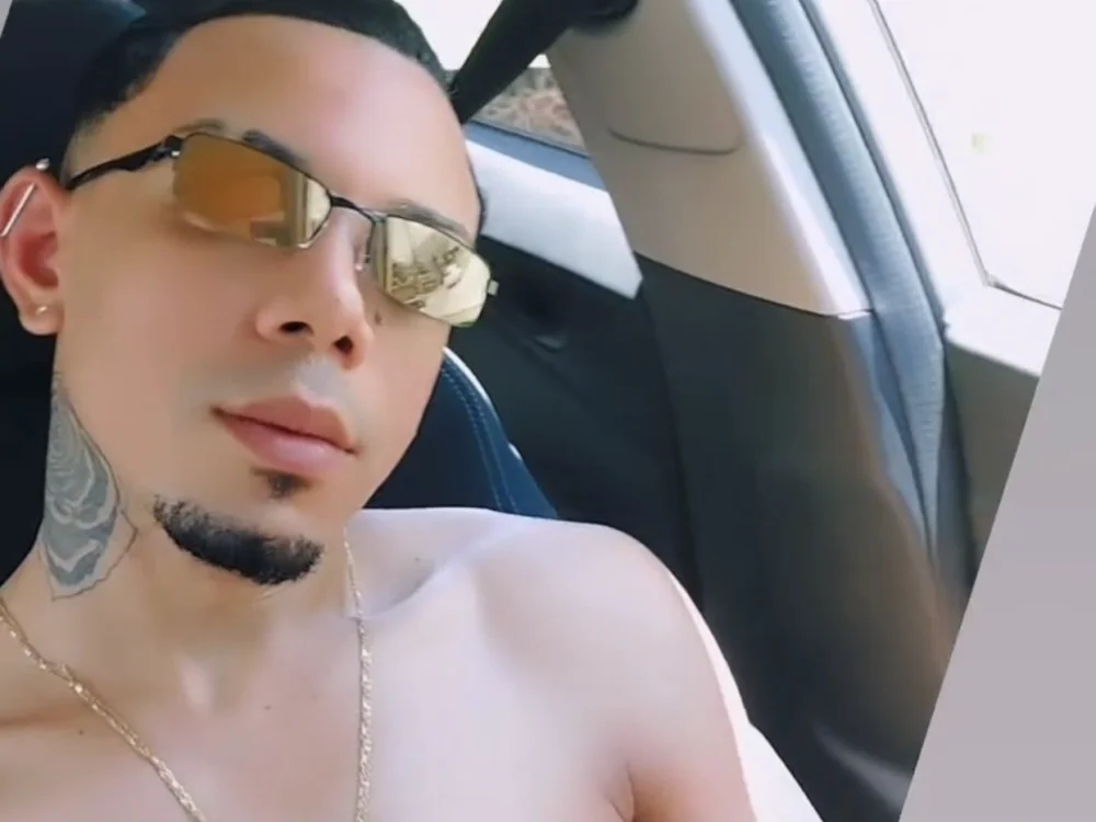 cavalo21CM অফলাইন XXX চ্যাট