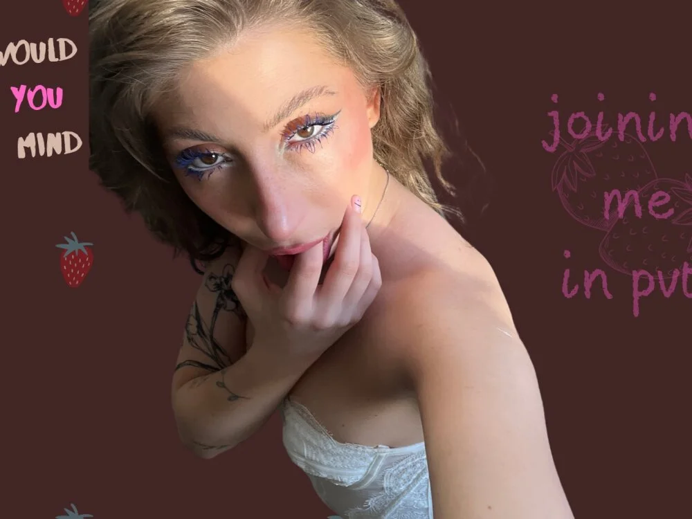 becouplegirls' Offline XXX Chat