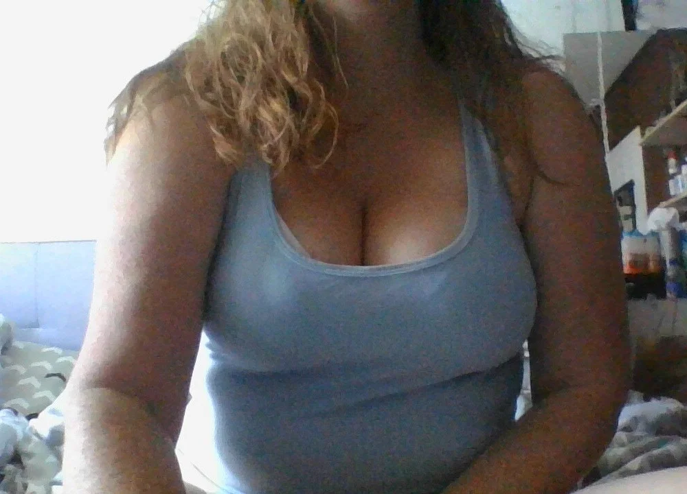 SweetNSexy02 অফলাইন XXX চ্যাট